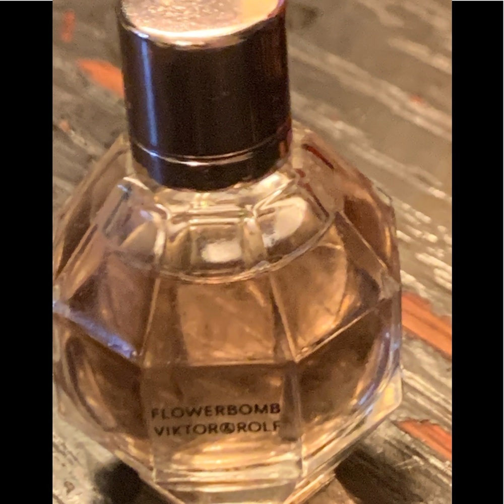 FLOWERBOMB MINI PARFUM- BY VIKTOR AND ROLF - Picture 3 of 5